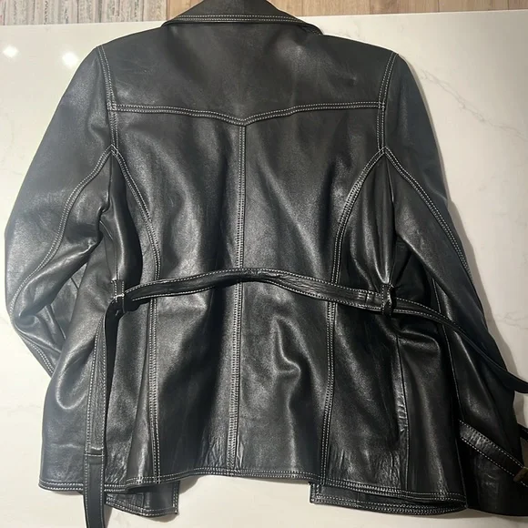 Leather jacket - Picture 2 of 2